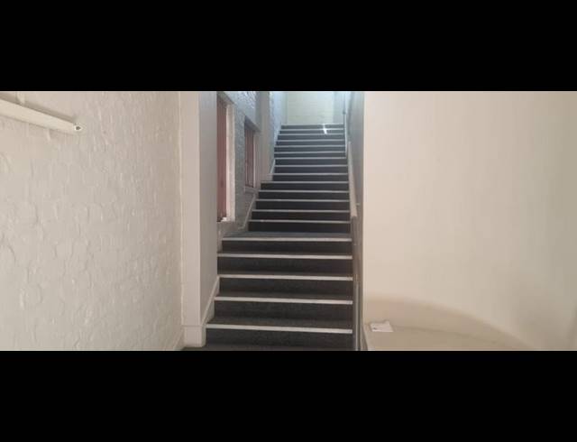 BUSINESS PROPERTY TO RENT IN MOWBRAY